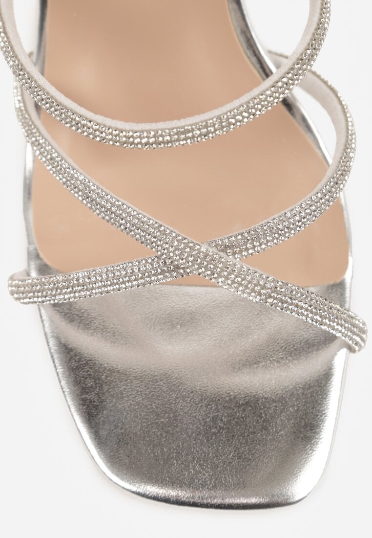 Srebrne Sandały na Szpilce z Kwadratowym Noskiem i Cyrkoniowymi Paskami Zeviana