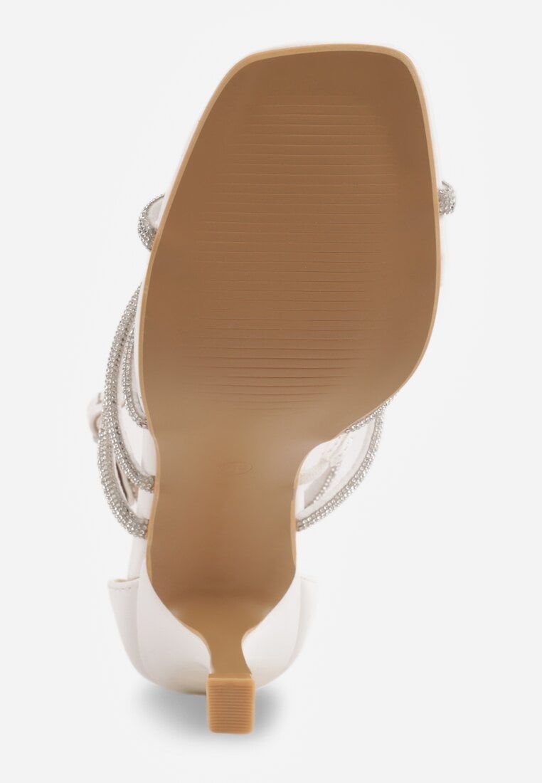 Białe Sandały na Szpilce z Kwadratowym Noskiem i Cyrkoniowymi Paskami Zeviana