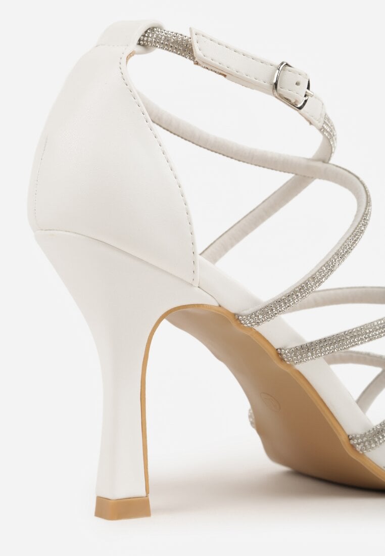 Białe Sandały na Szpilce z Kwadratowym Noskiem i Cyrkoniowymi Paskami Zeviana