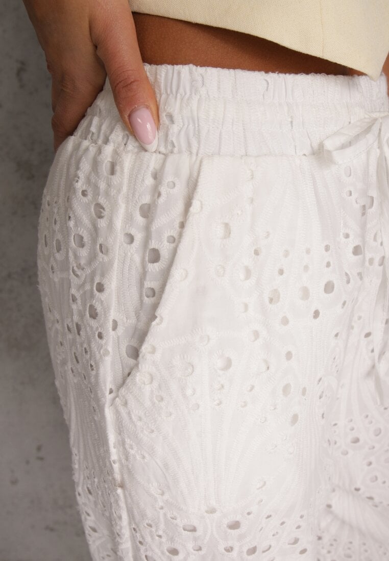 Białe Ażurowe Spodnie Wide Leg z Bawełny w Rustykalnym Stylu z Haftem Elladith