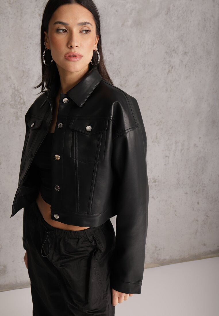 Czarna Kurtka Ramoneska Cropped o Fasonie Koszulowym Savarinda