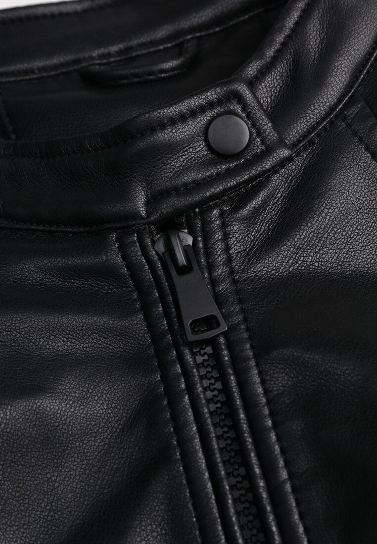 Czarna Taliowana Kurtka Ramoneska Y2K ze Stójką Fezilae