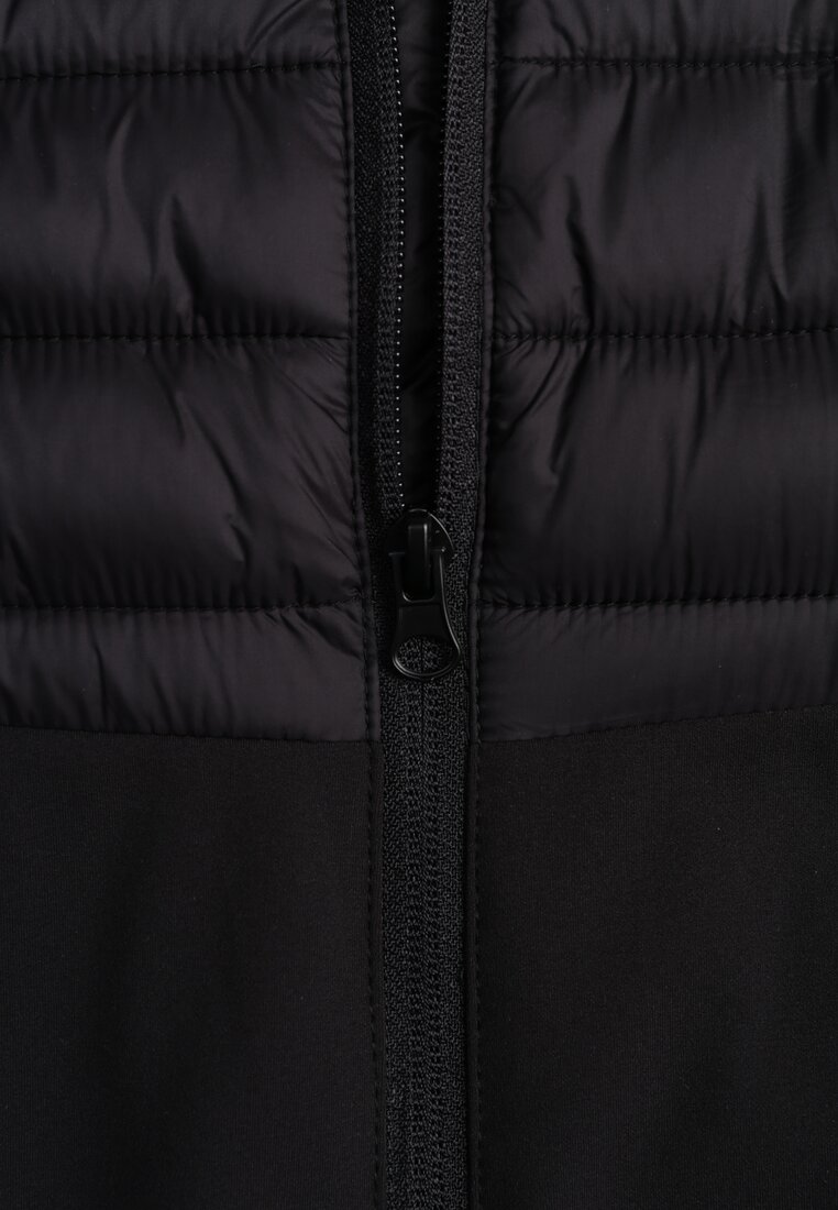 Czarna Przejściowa Kurtka z Pikowaniem i Elastycznymi Rękawami Salisia