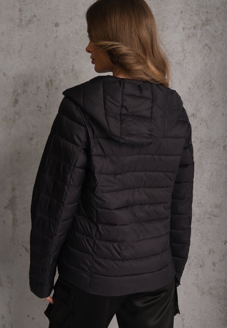 Czarna Pikowana Kurtka Przejściowa z Kapturem Pretirra