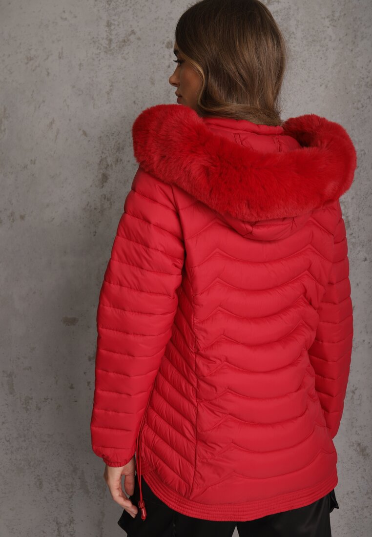 Czerwona Przejściowa Kurtka z Pikowaniem Bocznymi Ściągaczami i Kapturem Fezizia