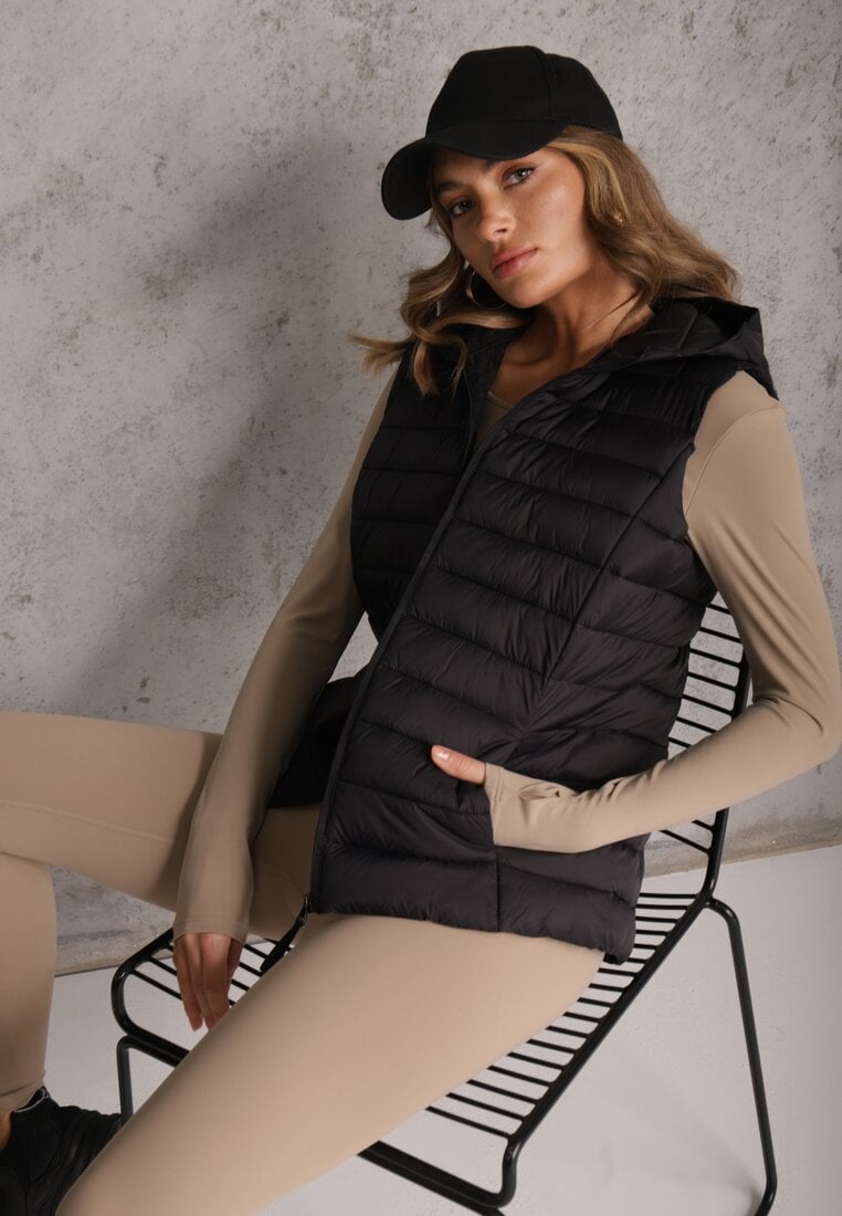 Czarna Przejściowa Kamizelka z Pikowaniem i Kapturem Neatwenna