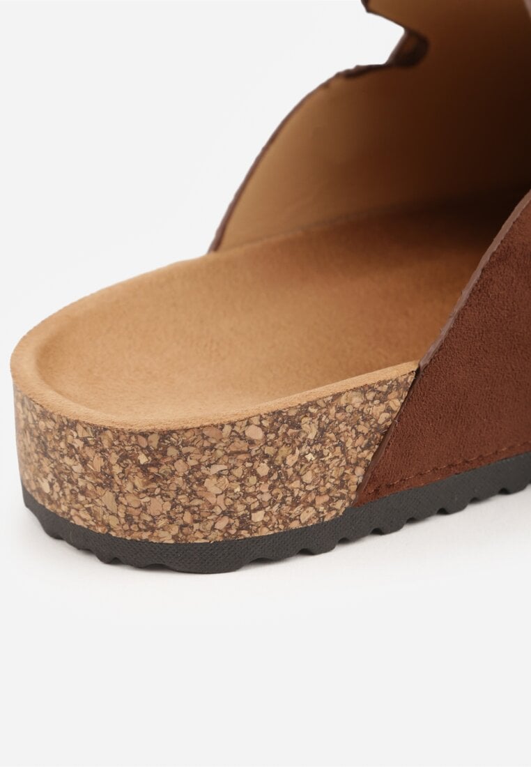 Ciemnobrązowe Klapki Ozdobione Klamrą na Pasku Zelevelis