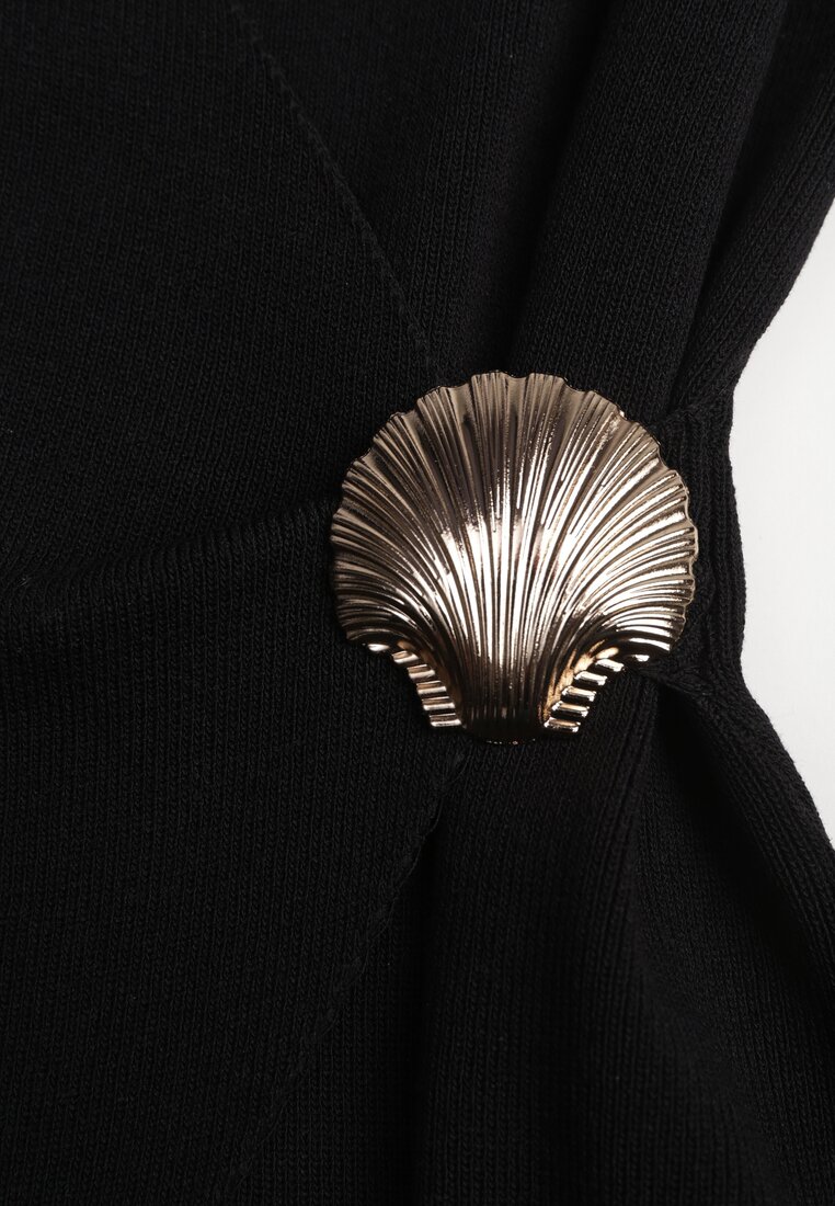Czarna Kopertowa Bluzka z Wiskozą Ozdobiona Metaliczną Aplikacją Sanadra