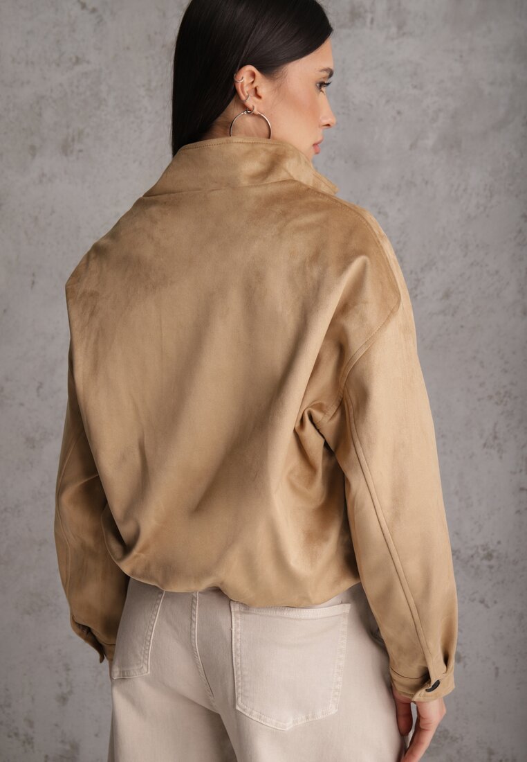 Jasnobrązowa Kurtka Bomber Jacket Ozdobiona Guzikami Quilimi