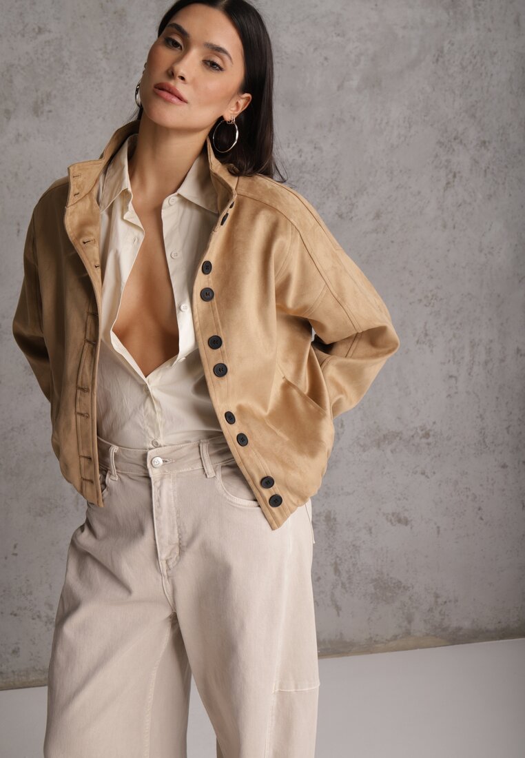 Jasnobrązowa Kurtka Bomber Jacket Ozdobiona Guzikami Quilimi