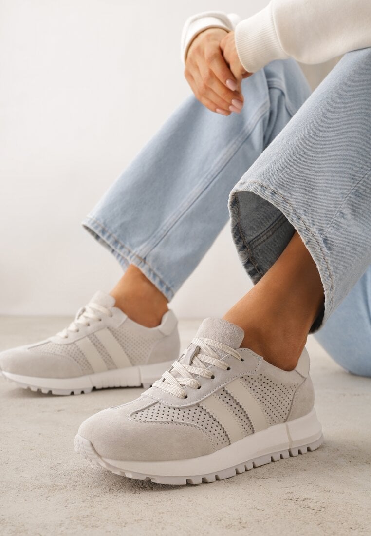 Jasnoszare Sneakersy z Zamszu Naturalnego z Ozdobnymi Paskami i Perforacją Ravinelle
