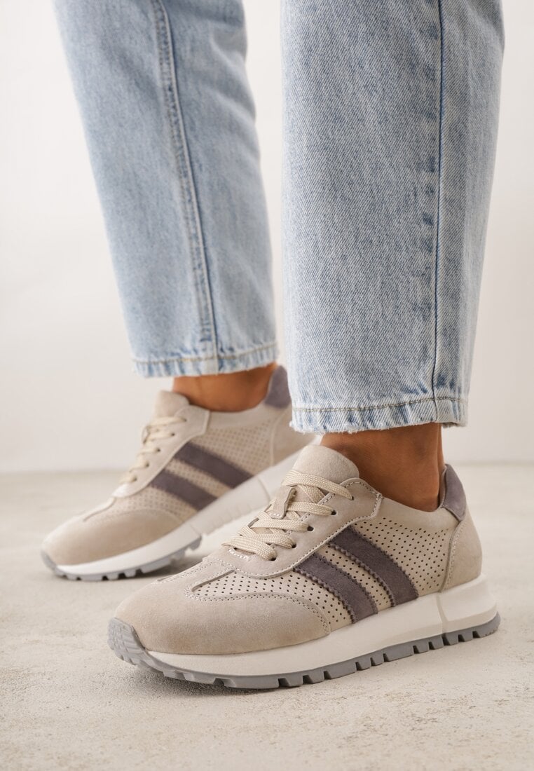 Jasnobeżowe Sneakersy z Zamszu Naturalnego z Ozdobnymi Paskami i Perforacją Ravinelle