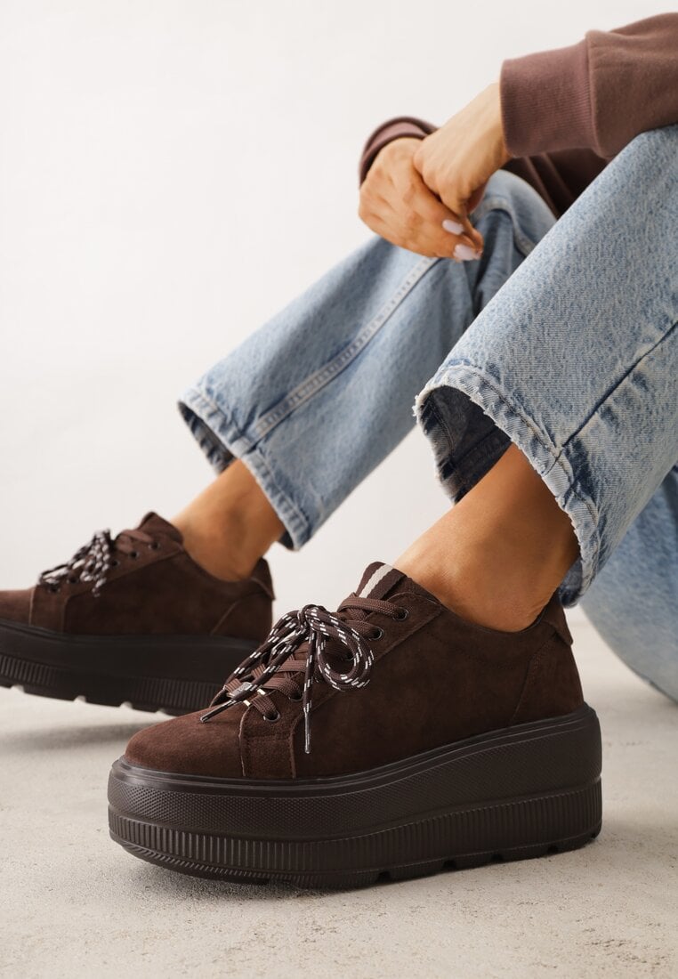 Brązowe Sneakersy na Platformie z Zamszu Naturalnego ze Sznurówkami w Paski Tarilita