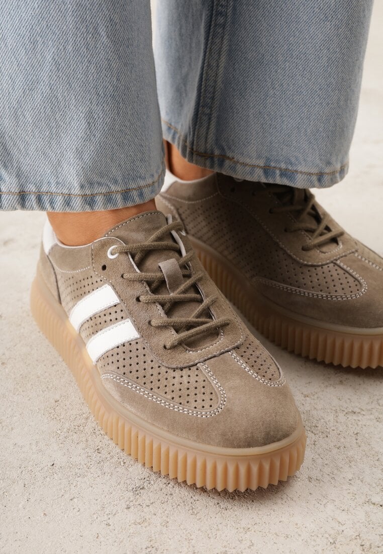 Ciemnobeżowe Sneakersy Typu Tenisówki z Zamszu Naturalnego Ozdobione Paskami Tarinella