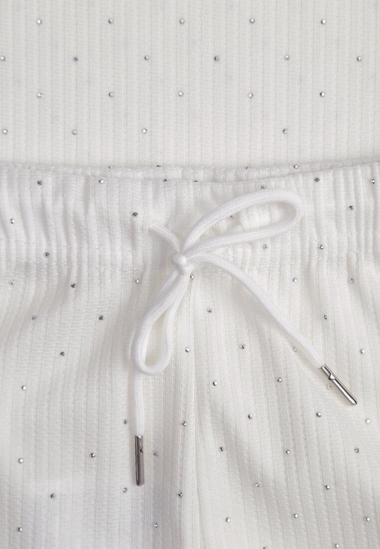 Biały Oversizowy Komplet Zdobiony Cyrkoniami T-shirt i Spodnie Arnateia