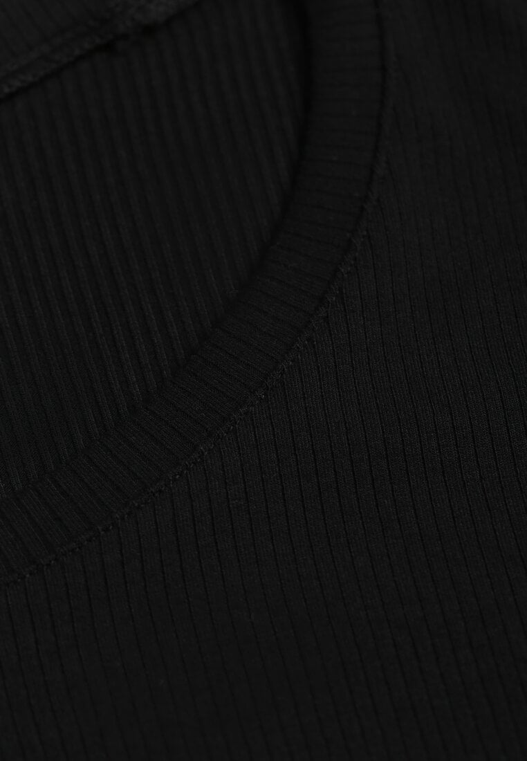 Czarny T-shirt w Prążki z Marszczeniami po Bokach Nedala