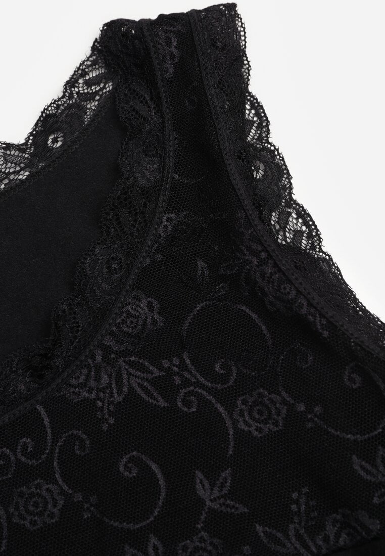 Czarny Top z Bawełny Ozdobiony u Góry Koronką Berice