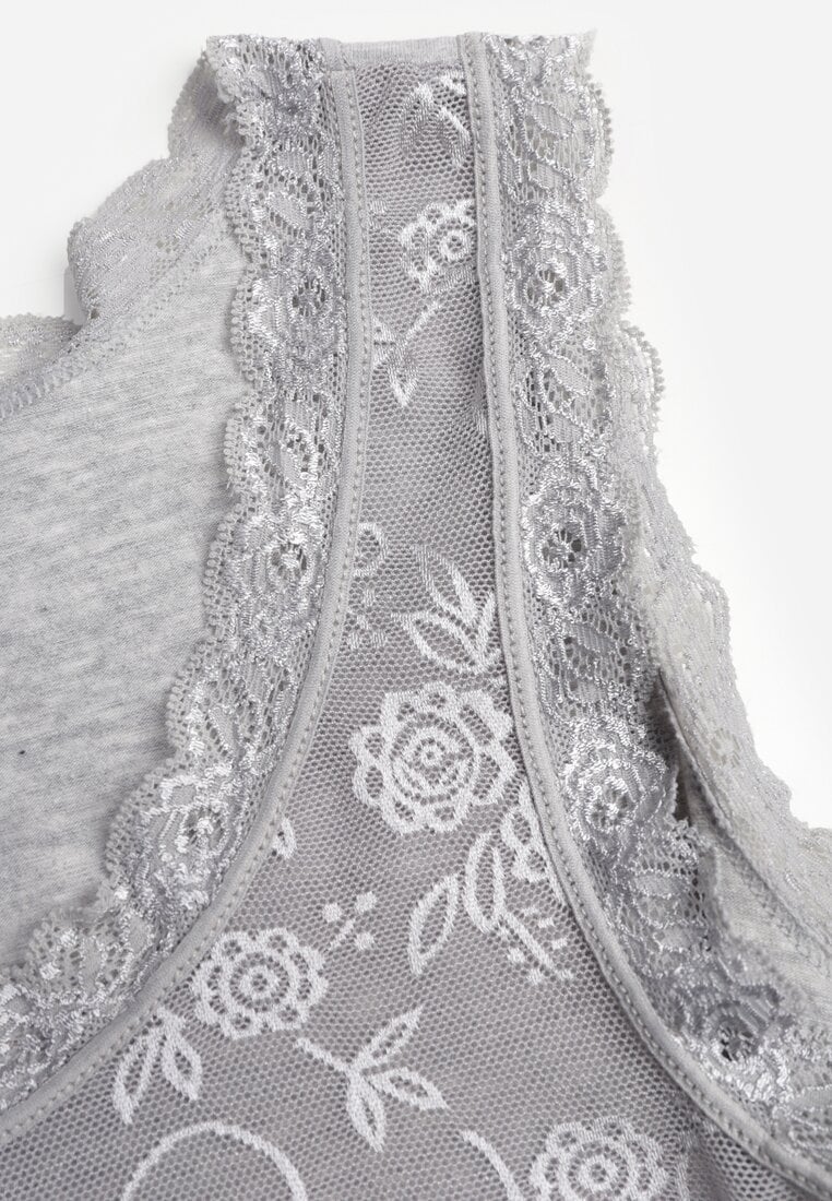 Ciemnoszary Top z Bawełny Ozdobiony u Góry Koronką Berice