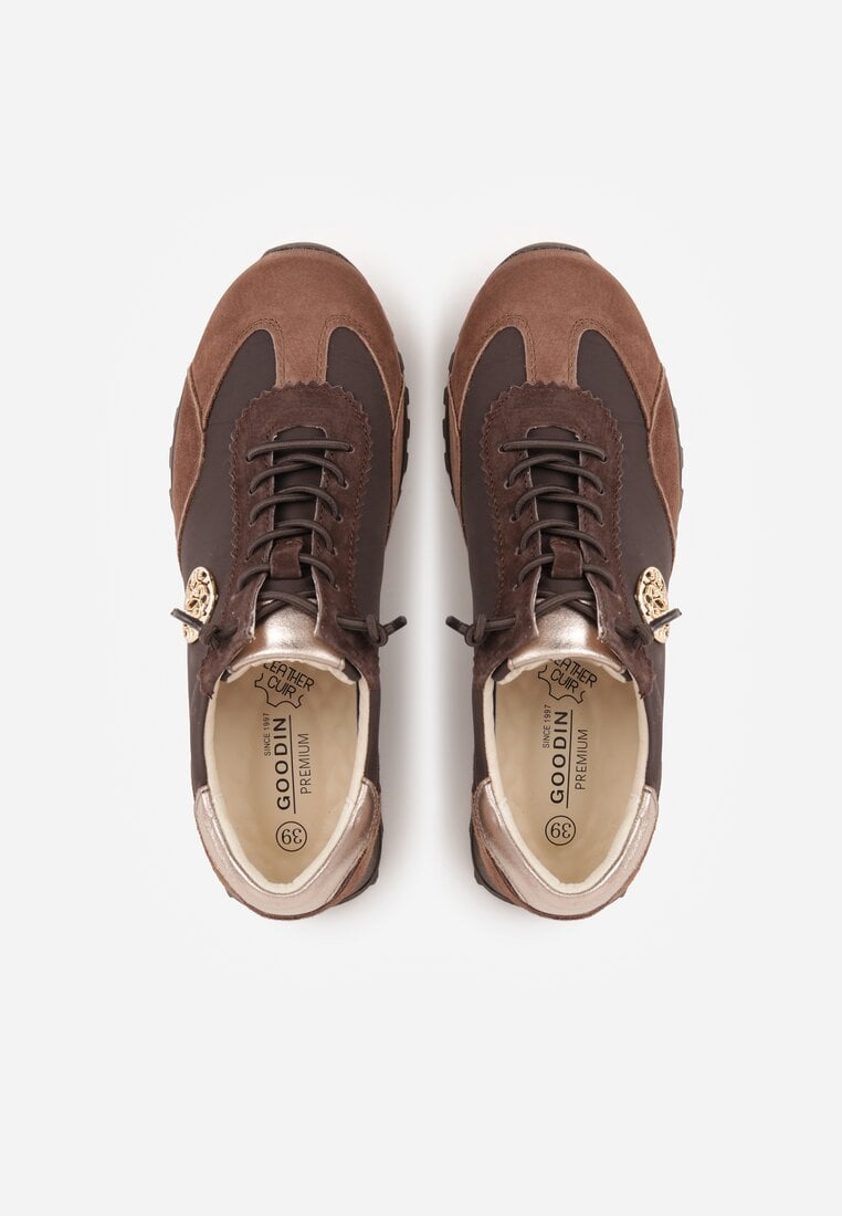 Brązowe Sneakersy ze Skórzaną Wkładką Ozdobione Metaliczną Aplikacją Tidina
