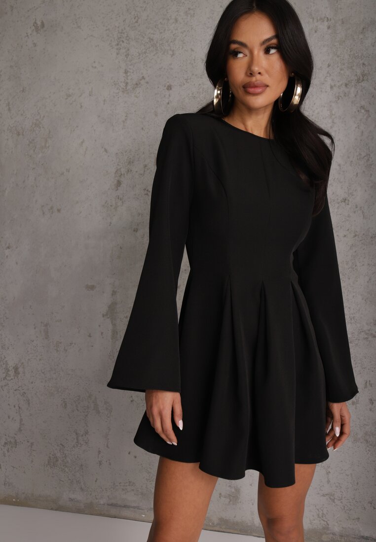 Czarna Rozkloszowana Sukienka VICES z Rozszerzanymi Rękawami Natileza