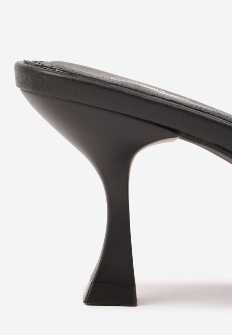 Czarne Klapki Peep Toe na Niskiej Szpilce Carinatia