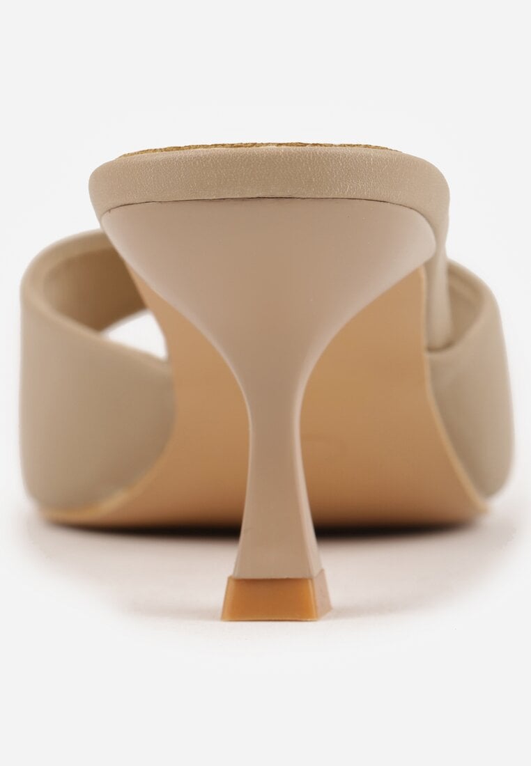 Ciemnobeżowe Klapki Peep Toe na Niskiej Szpilce Carinatia