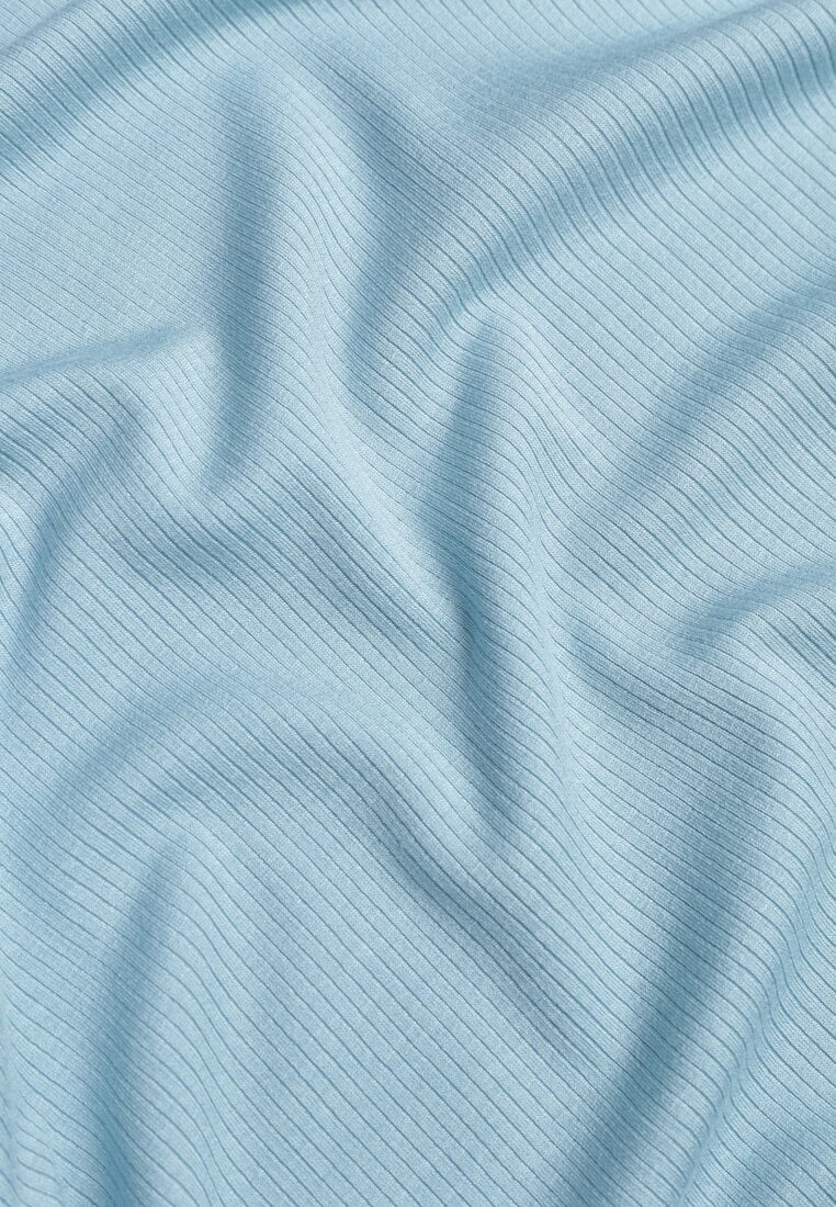 Jasnoniebieski T-shirt w Prążki z Marszczeniami po Bokach Nedala