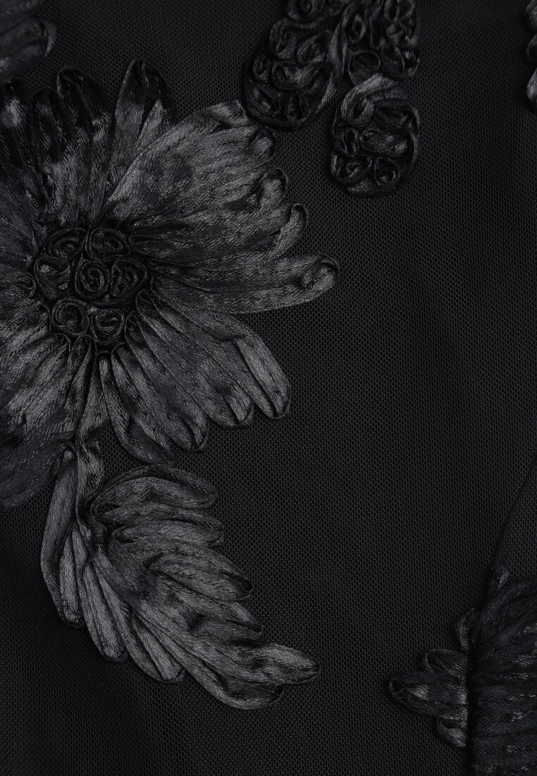 Czarna Wieczorowa Sukienka z Siateczki z Gorsetowym Wiązaniem na Plecach Cezenna