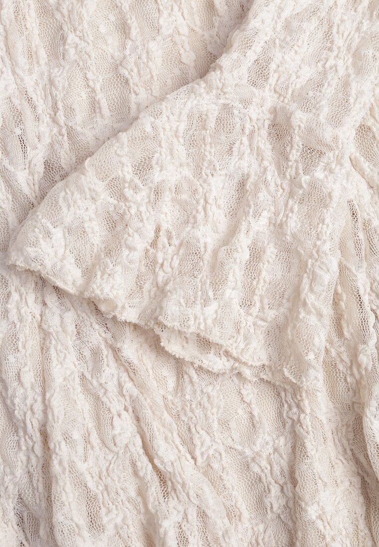 Beżowa Sukienka z Koronki Ozdobiona Rozkloszowanymi Rękawami Cinalata