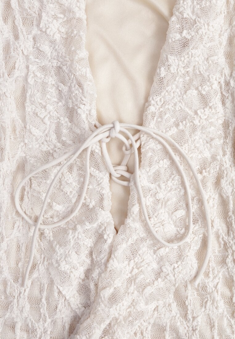 Beżowa Eteryczna Sukienka z Koronki z Falbankami i Wiązaniem Dianatta