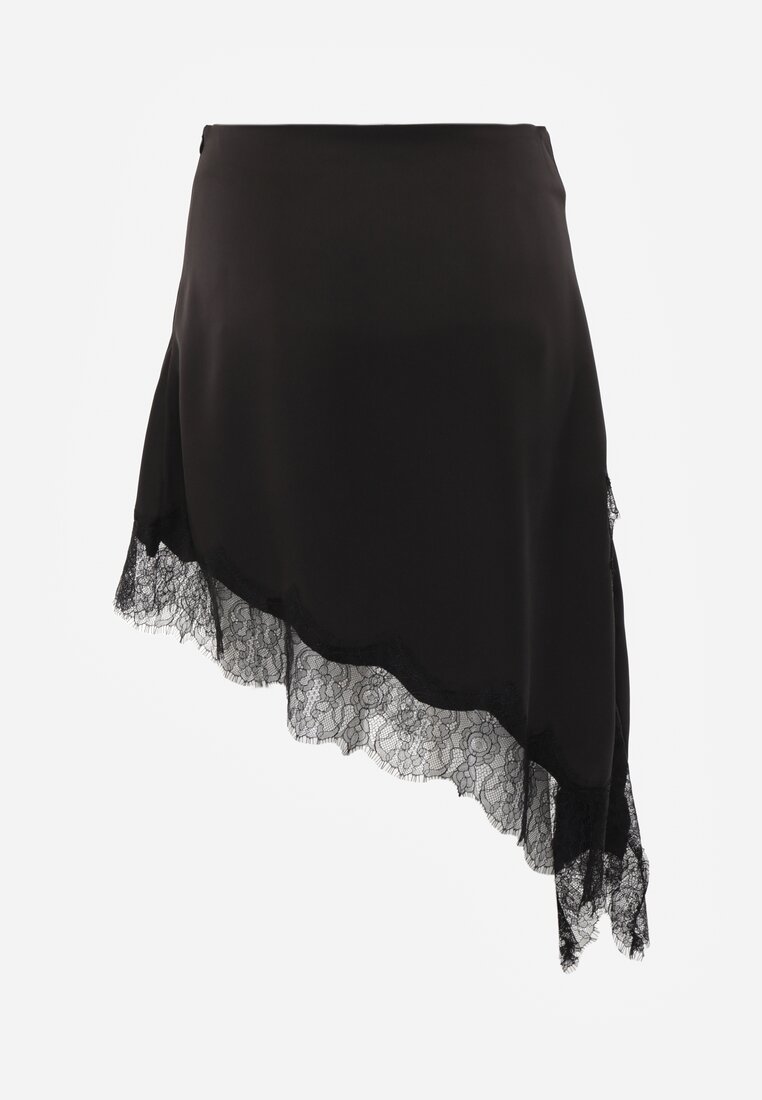 Czarna Asymetryczna Spódnica z Satyny Zdobiona Koronką Katarva
