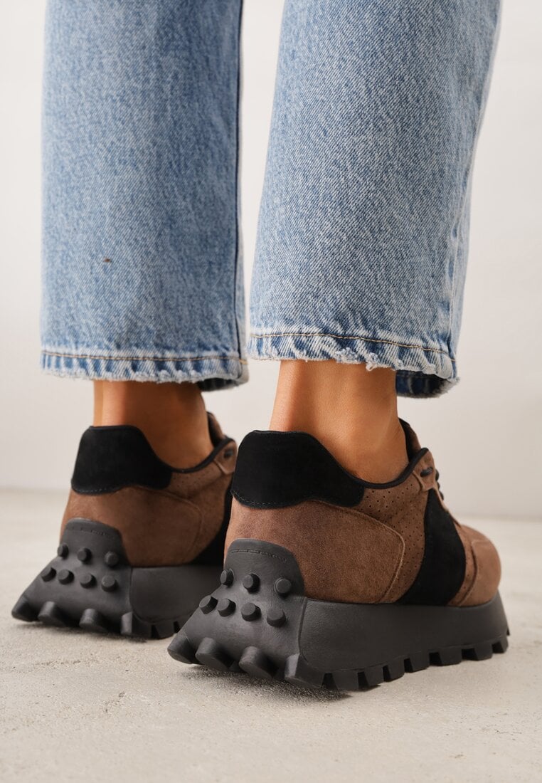 Ciemnobrązowe Zamszowe Sneakersy na Podeszwie Chunky z Perforowaną Cholewką Cezarlina