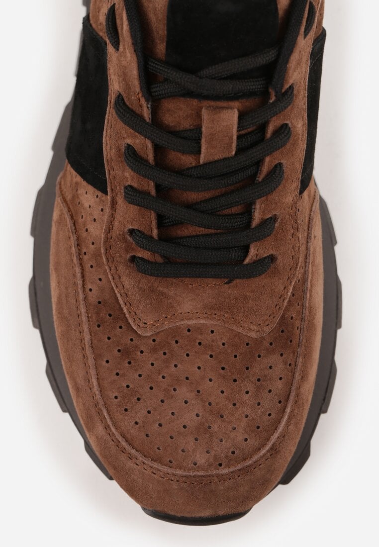 Ciemnobrązowe Zamszowe Sneakersy na Podeszwie Chunky z Perforowaną Cholewką Cezarlina