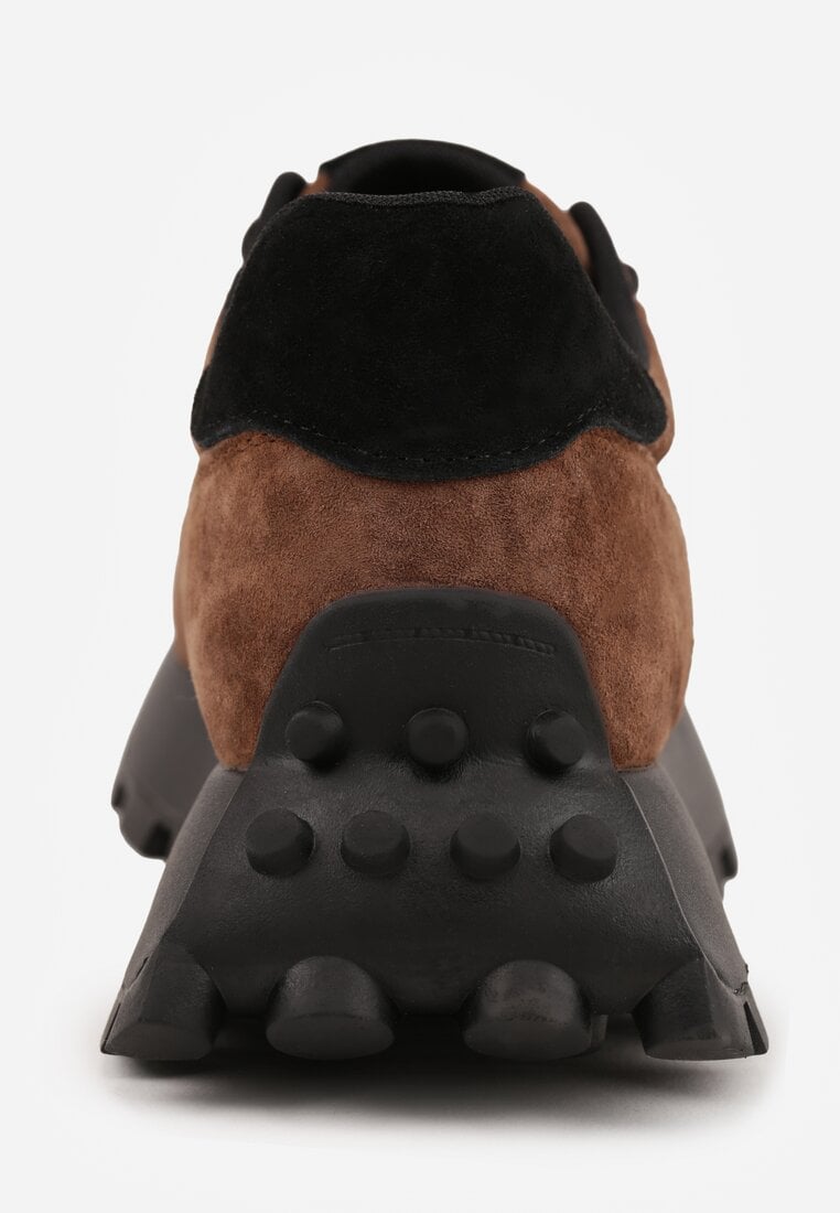 Ciemnobrązowe Zamszowe Sneakersy na Podeszwie Chunky z Perforowaną Cholewką Cezarlina