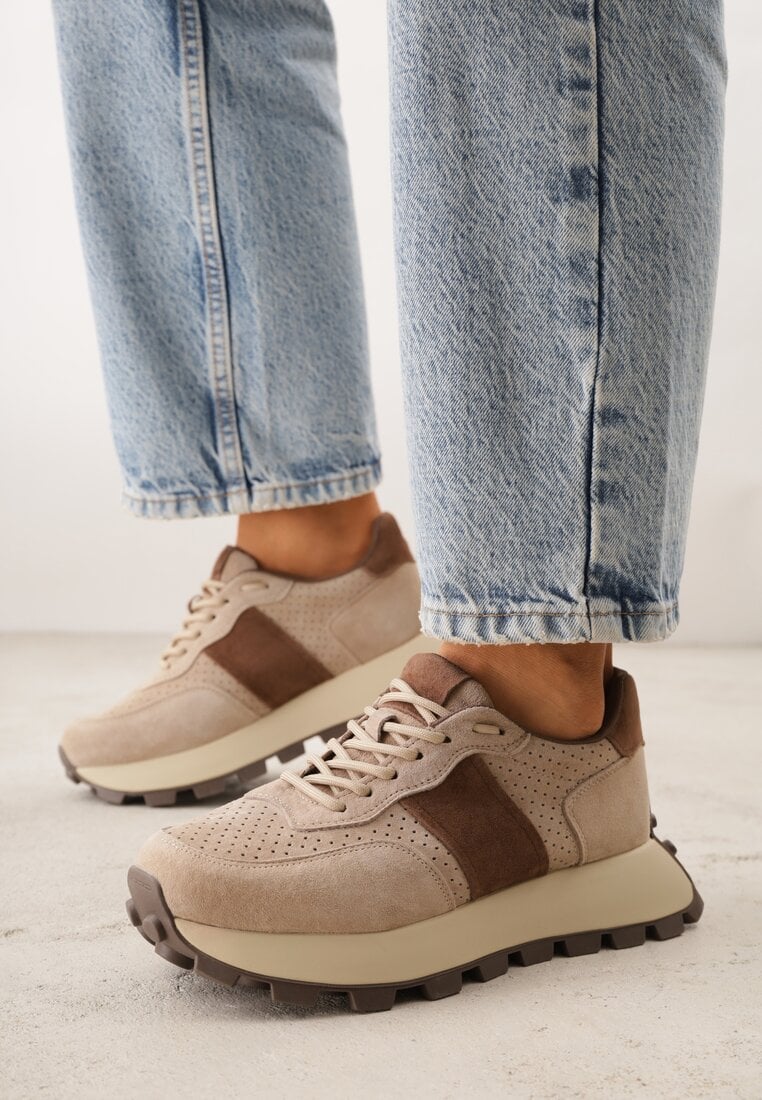 Ciemnobeżowe Zamszowe Sneakersy na Podeszwie Chunky z Perforowaną Cholewką Cezarlina
