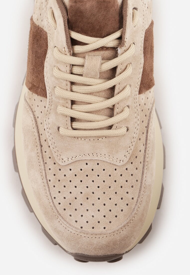 Ciemnobeżowe Zamszowe Sneakersy na Podeszwie Chunky z Perforowaną Cholewką Cezarlina