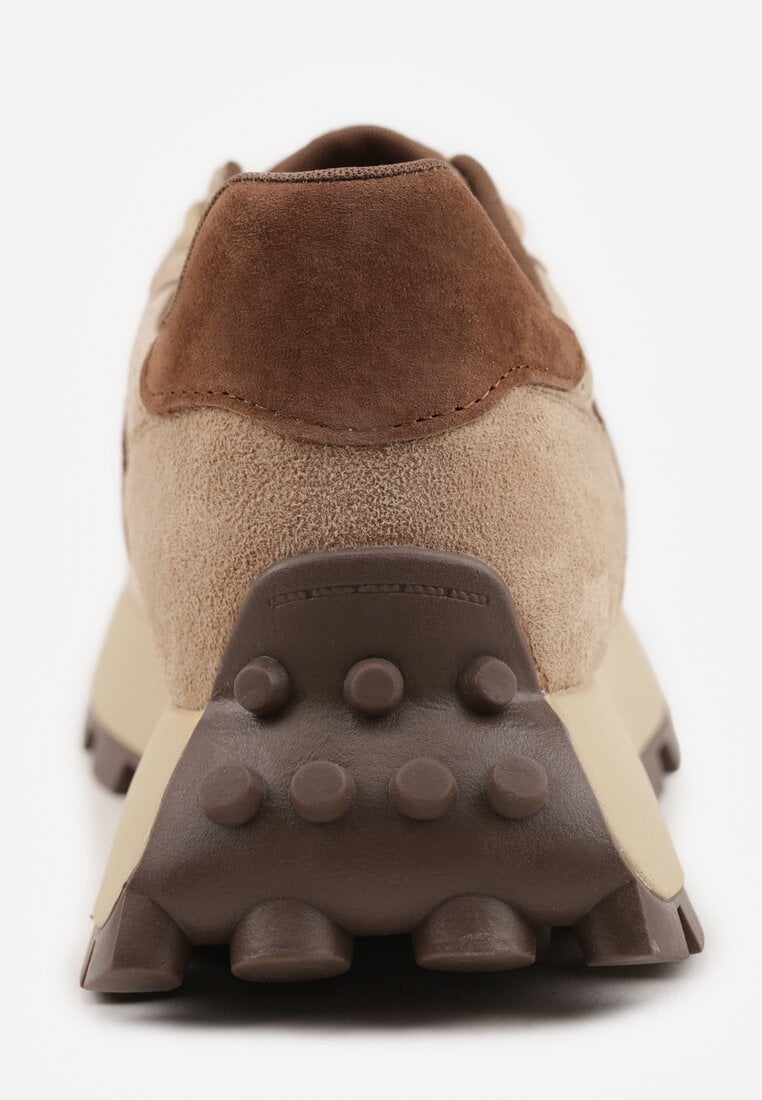 Ciemnobeżowe Zamszowe Sneakersy na Podeszwie Chunky z Perforowaną Cholewką Cezarlina