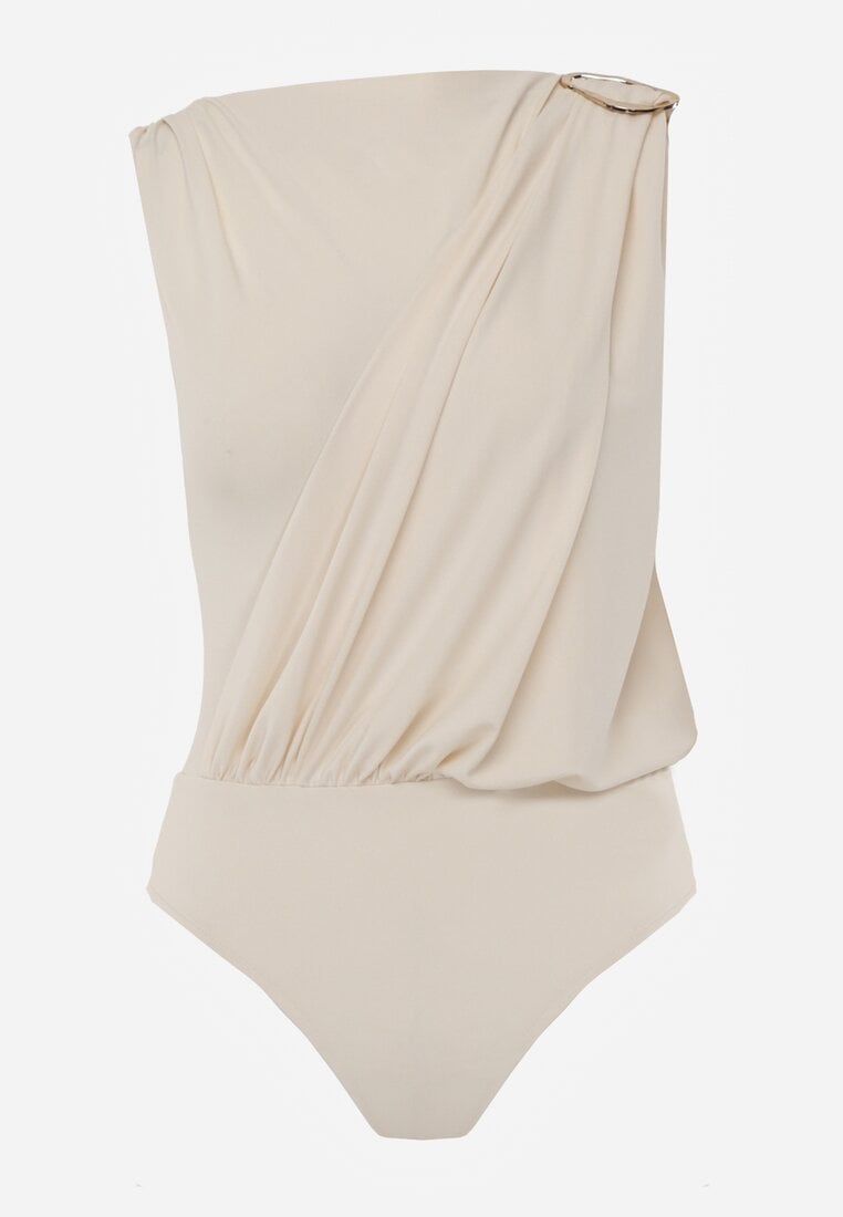 Beżowe Body z Dekoltem Łódka Zdobione Marszczeniem i Aplikacją na Ramieniu Havrina
