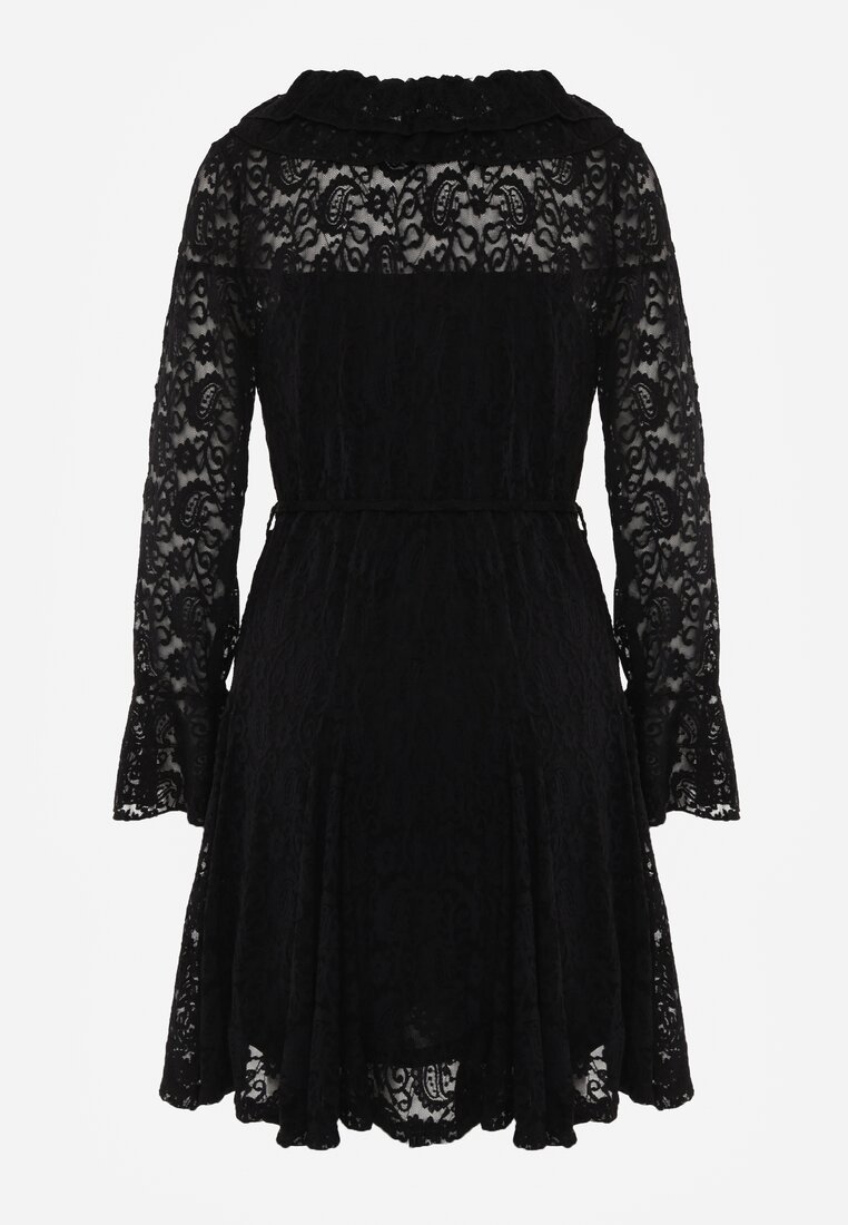 Czarna Sukienka z Koronki Zdobiona Rozszerzanymi Rękawami i Wąskim Paskiem Kylimna