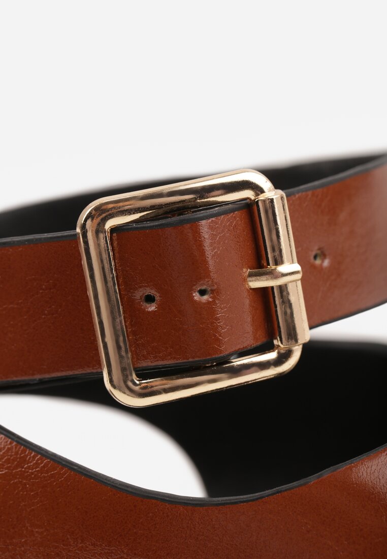 Brązowe Sandały w Stylu Japonek Ozdobione Metaliczną Aplikacją Carover