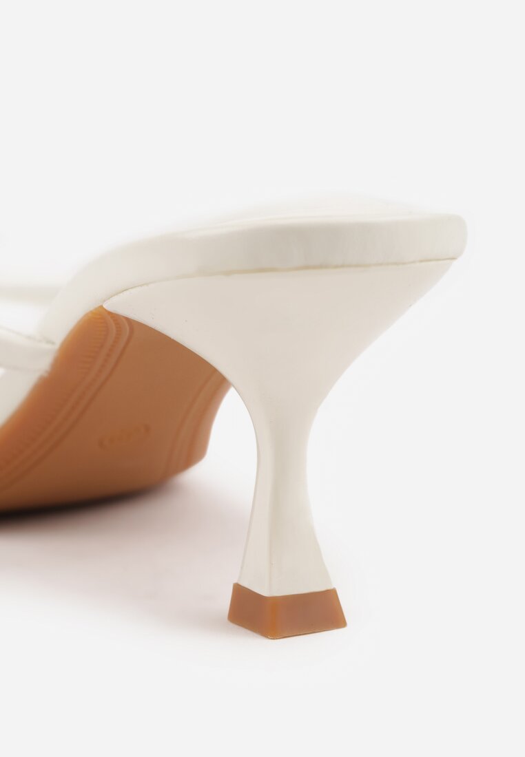 Białe Minimalistyczne Klapki Japonki na Kaczuszce Saphohsa