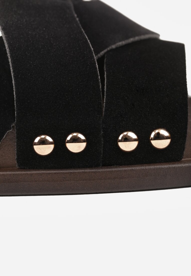 Czarne Klapki z Przekładanymi Paskami i Ozdobnymi Nitami Talysha