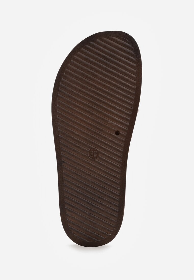 Białe Klapki z Przekładanymi Paskami i Ozdobnymi Nitami Talysha