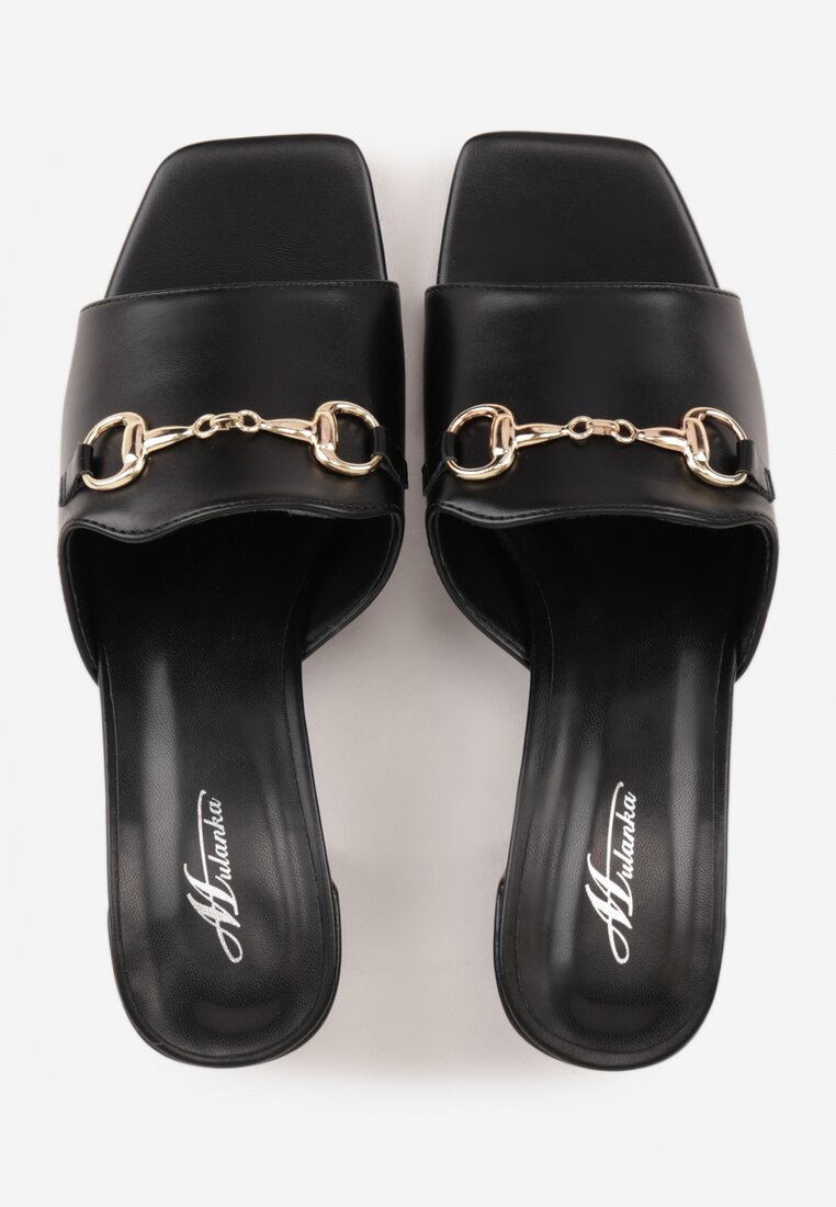 Czarne Klapki na Słupku z Kwadratowym Noskiem i Elegancką Klamerką Genissa