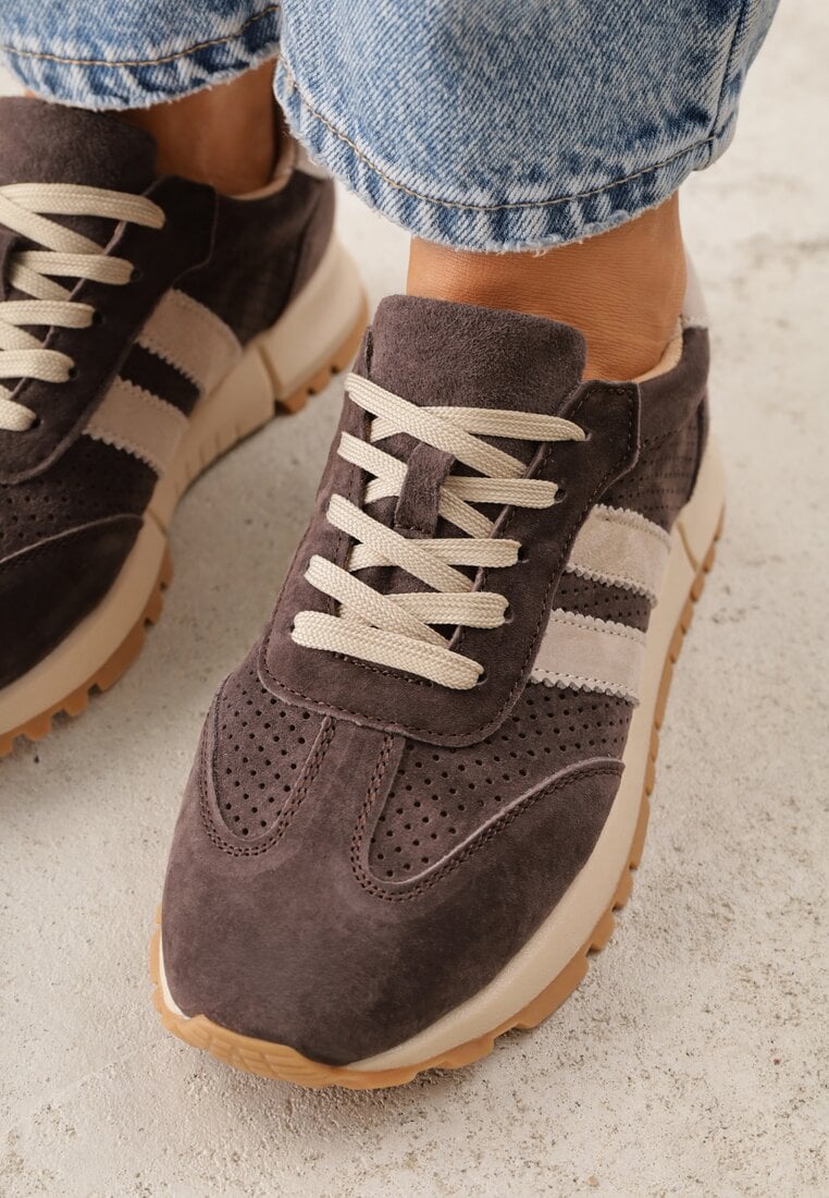 Brązowe Sneakersy z Zamszu Naturalnego z Ozdobnymi Paskami i Perforacją Ravinelle