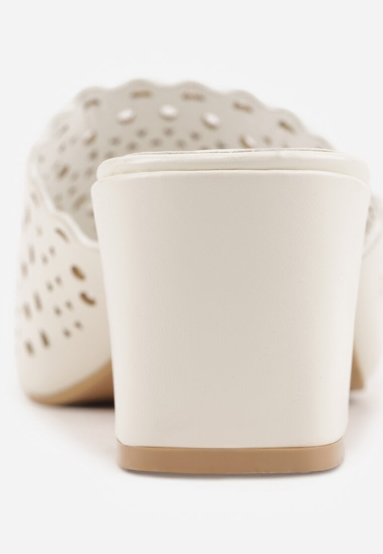 Białe Ażurowe Klapki na Słupkowym Obcasie z Kwadratowym Noskiem Lumetia