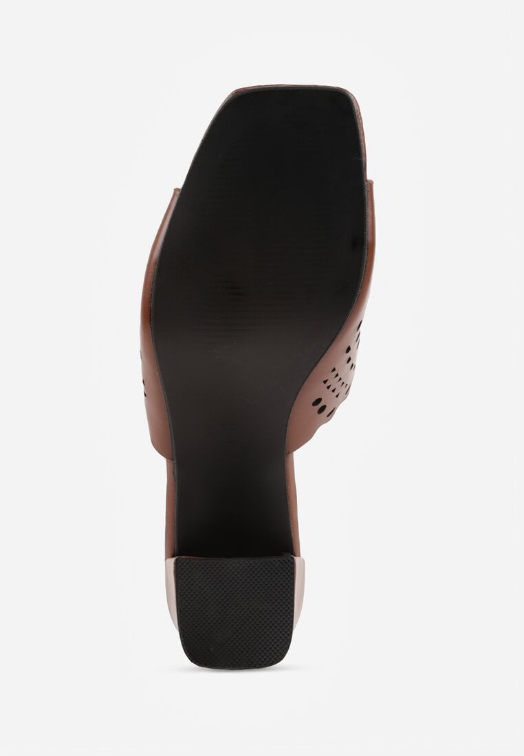 Brązowe Ażurowe Klapki na Słupkowym Obcasie z Kwadratowym Noskiem Lumetia