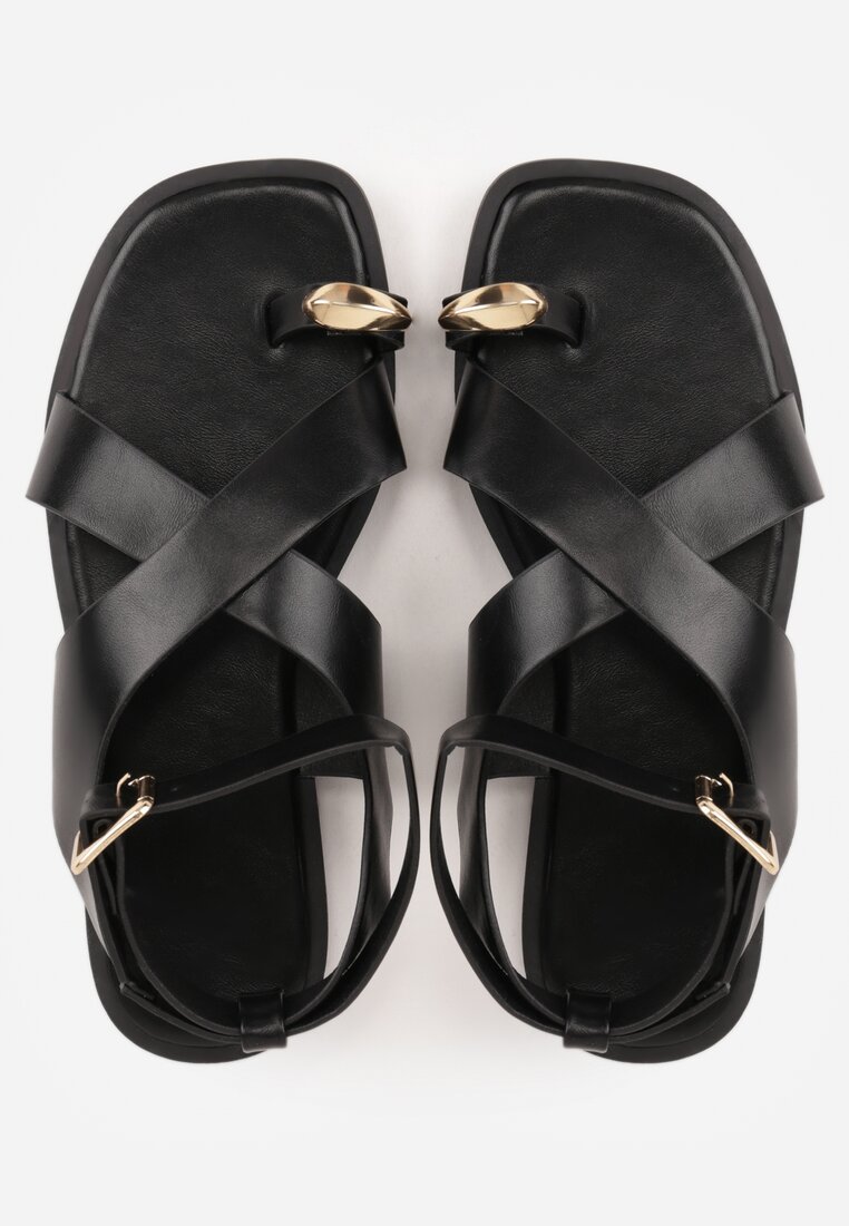 Czarne Sandały z Paskiem na Palec z Metaliczną Aplikacją i Klamerką Ailintra