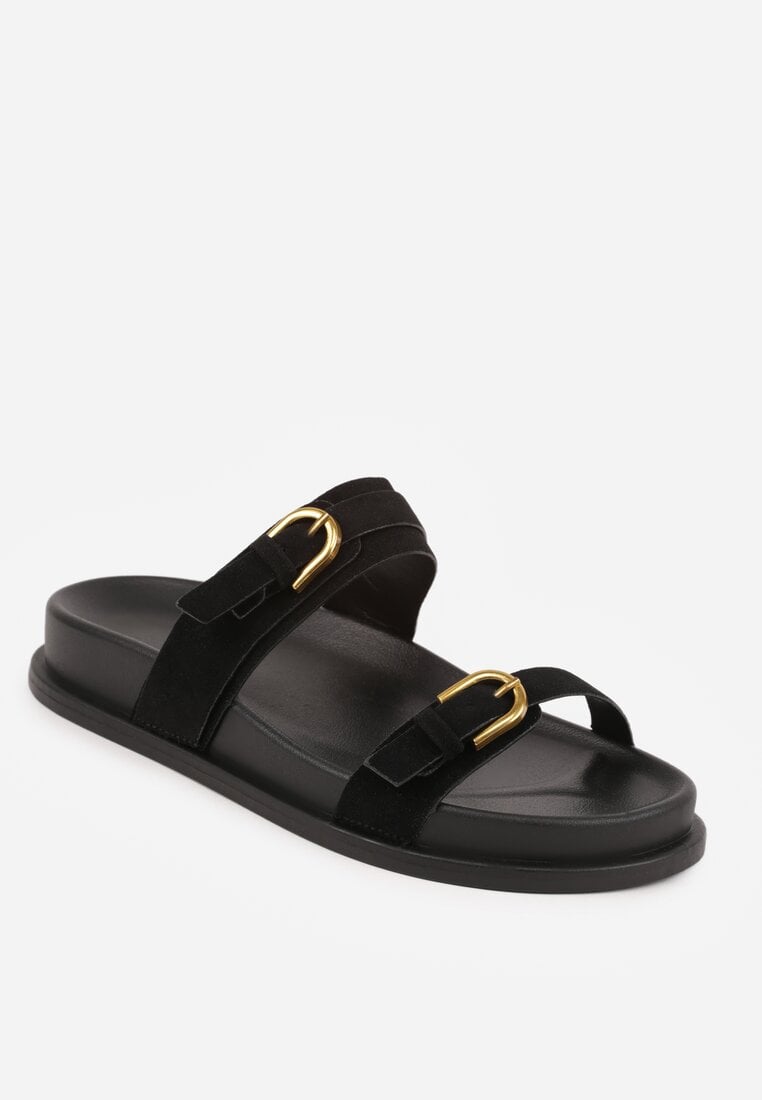 Czarne Klapki Ozdobione Metalicznymi Klamrami Zelivra