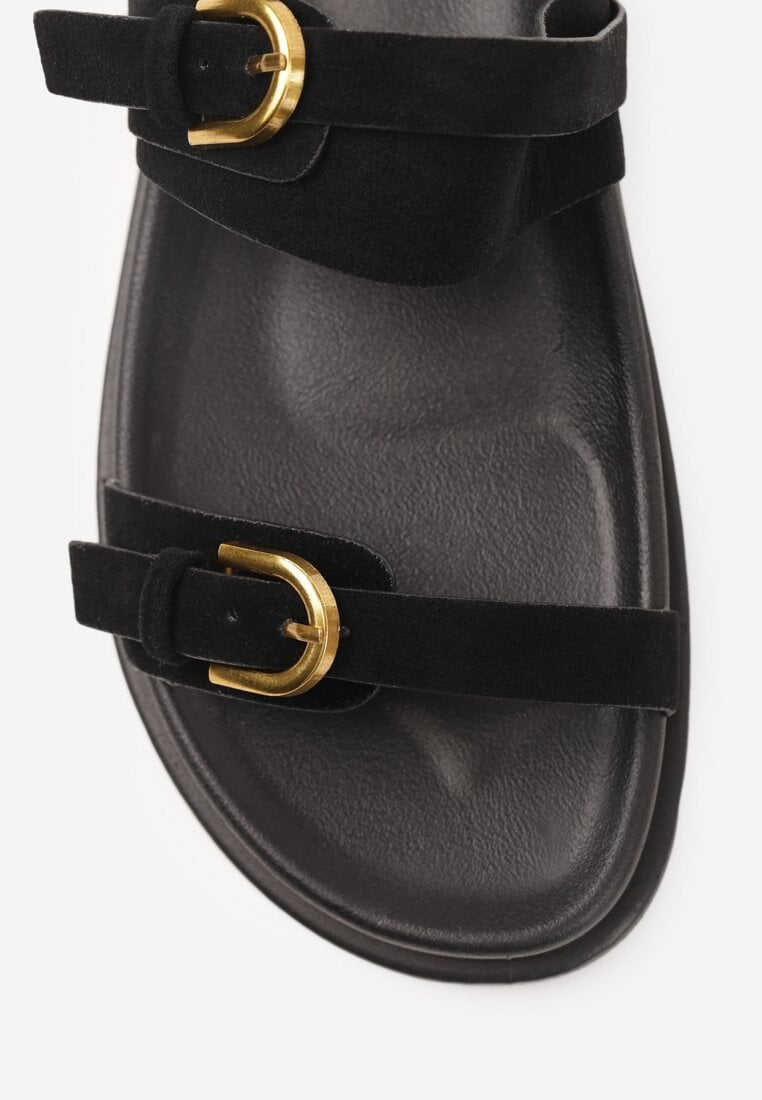 Czarne Klapki Ozdobione Metalicznymi Klamrami Zelivra